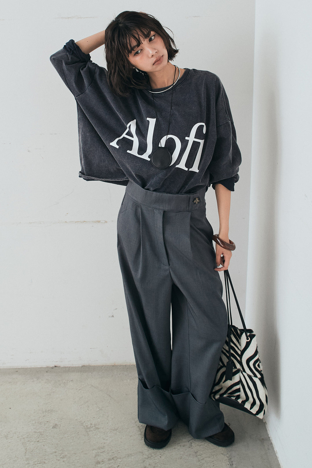 [SET]裾センタードロストロゴプリントワイドTシャツ+センタープレスセミワイドパンツ(2set)