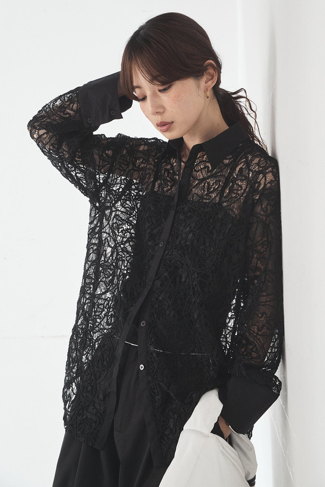 [SET]刺繍レースオーバーサイズシャツ+合繊ツイルパイピングタックカーブパンツ(2set)