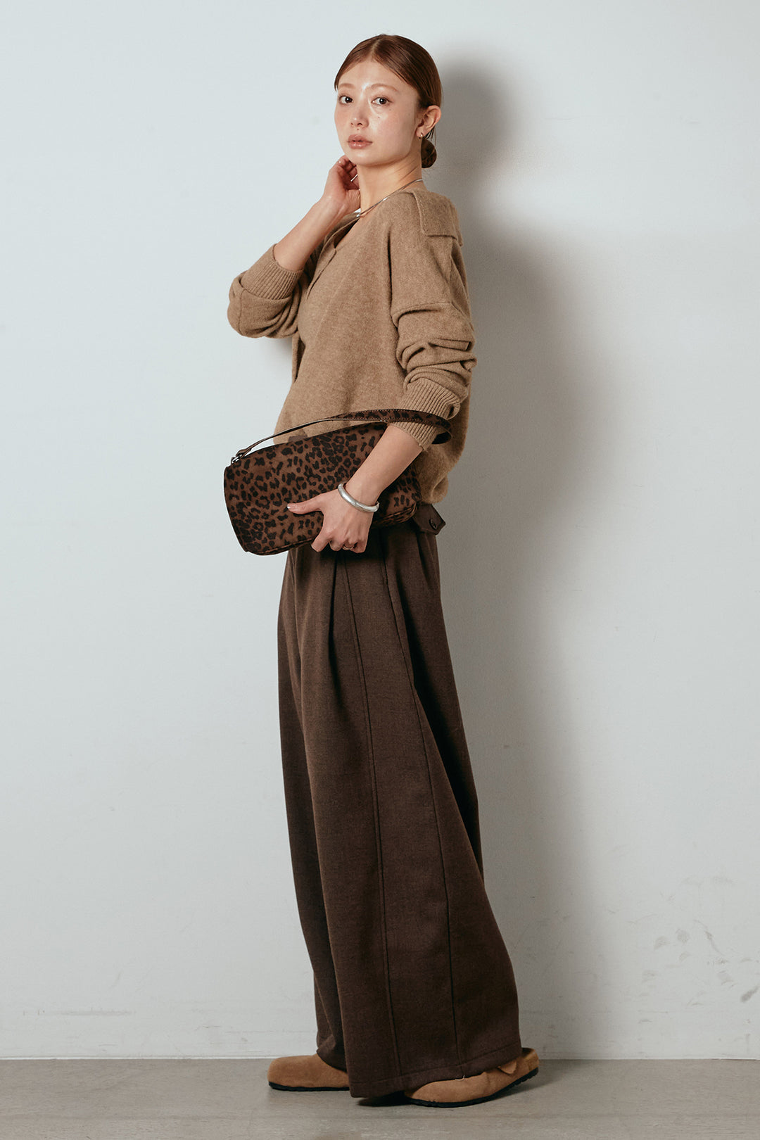 [SET]襟付きレイヤードニットトップス+ポーチベルト付きカーブパンツ(2set)