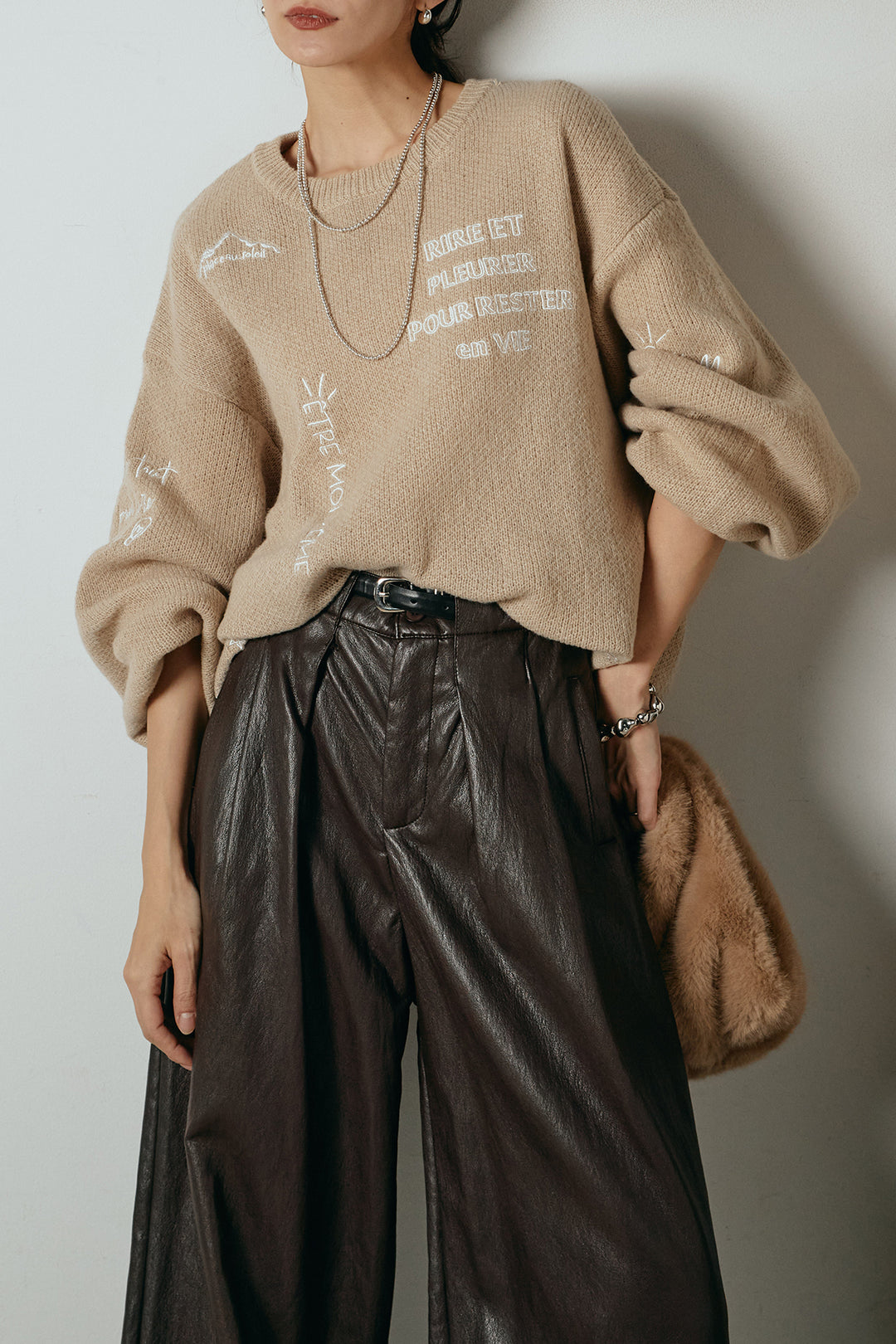 [SET]刺繍ロゴランダムデザインニットトップス+ベルト付きレザーライクタックパンツ(2set)