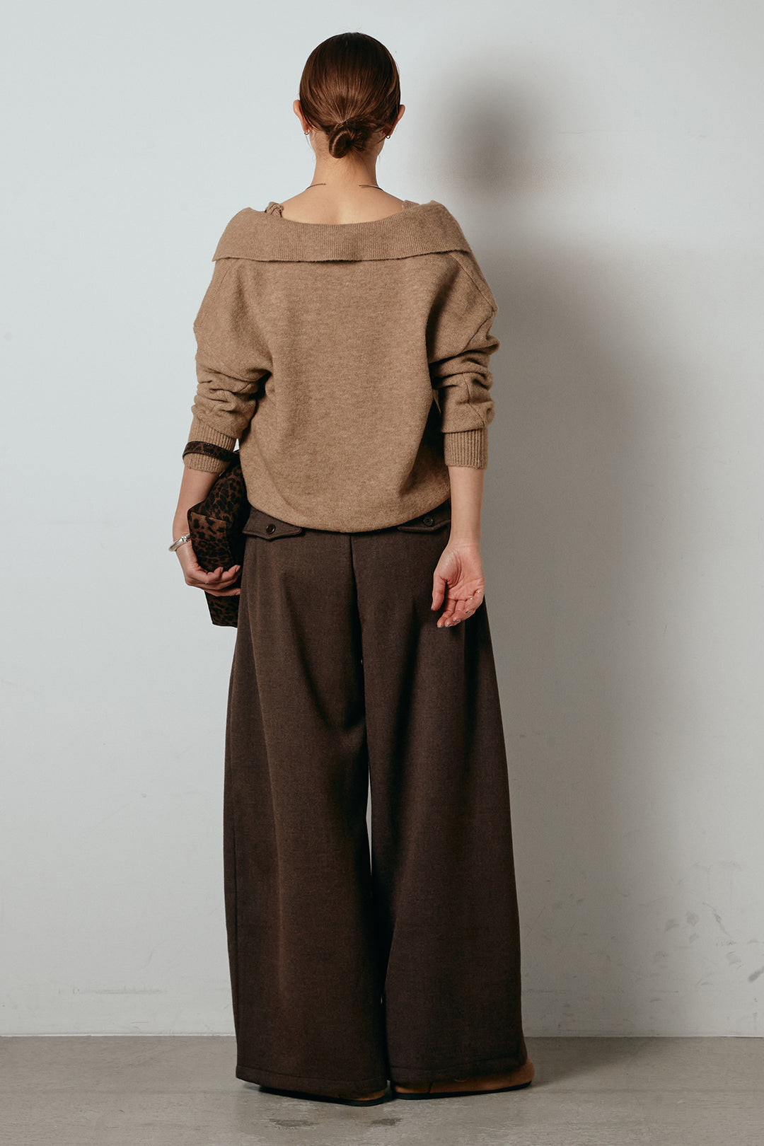 [SET]襟付きレイヤードニットトップス+ポーチベルト付きカーブパンツ(2set)