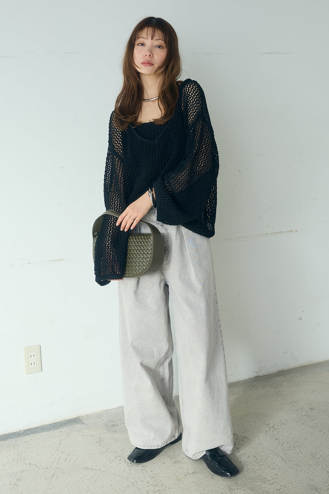 [SET]メッシュ編みビスチェセットVネックプルオーバー+カラーデニムタックカーブパンツ(2set)