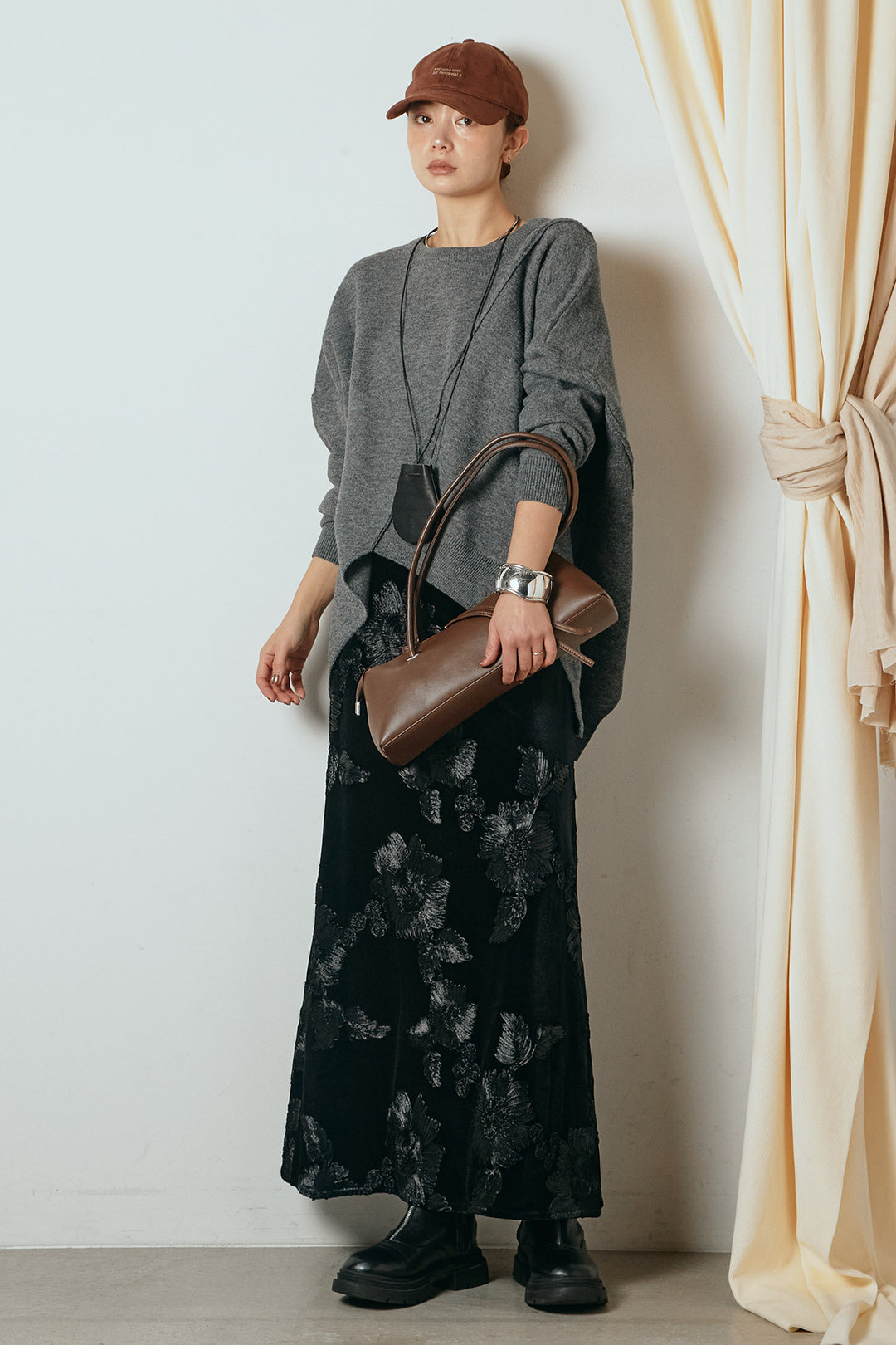 [SET]アシンメトリーデザインニットトップス+フラワー刺繍ワイドスカート(2set)