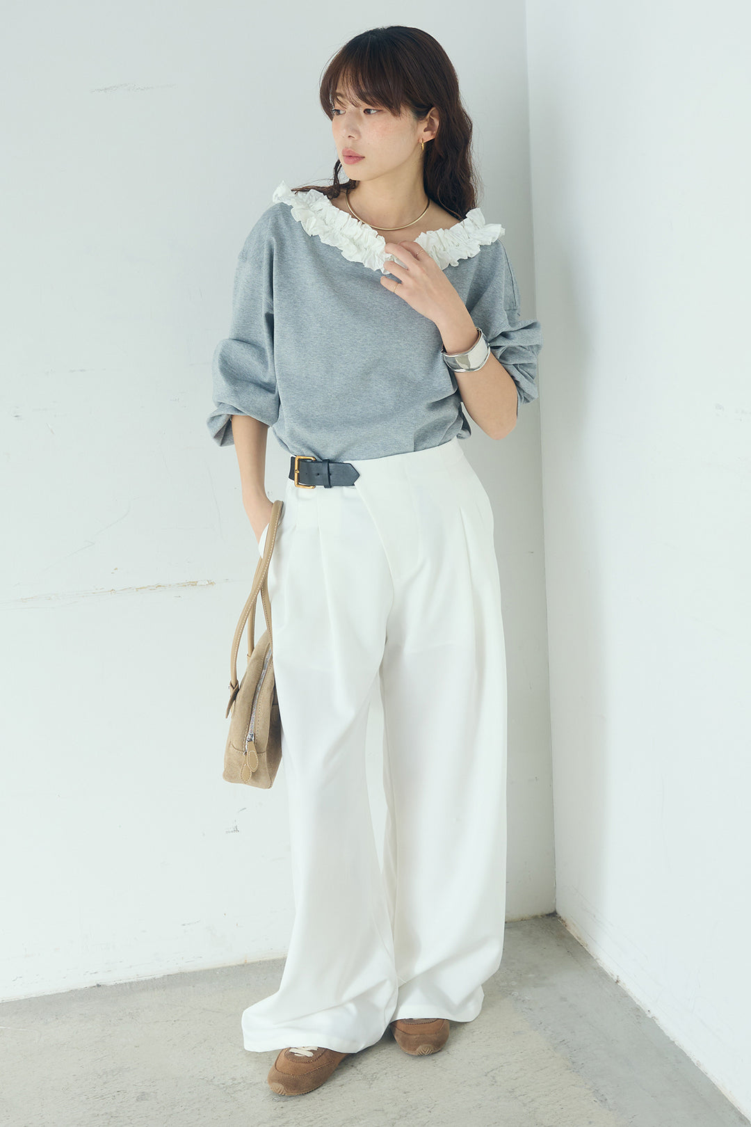 [SET]ネックギャザーフリルスウェット+サイドベルトタック入りスラックス(2set)