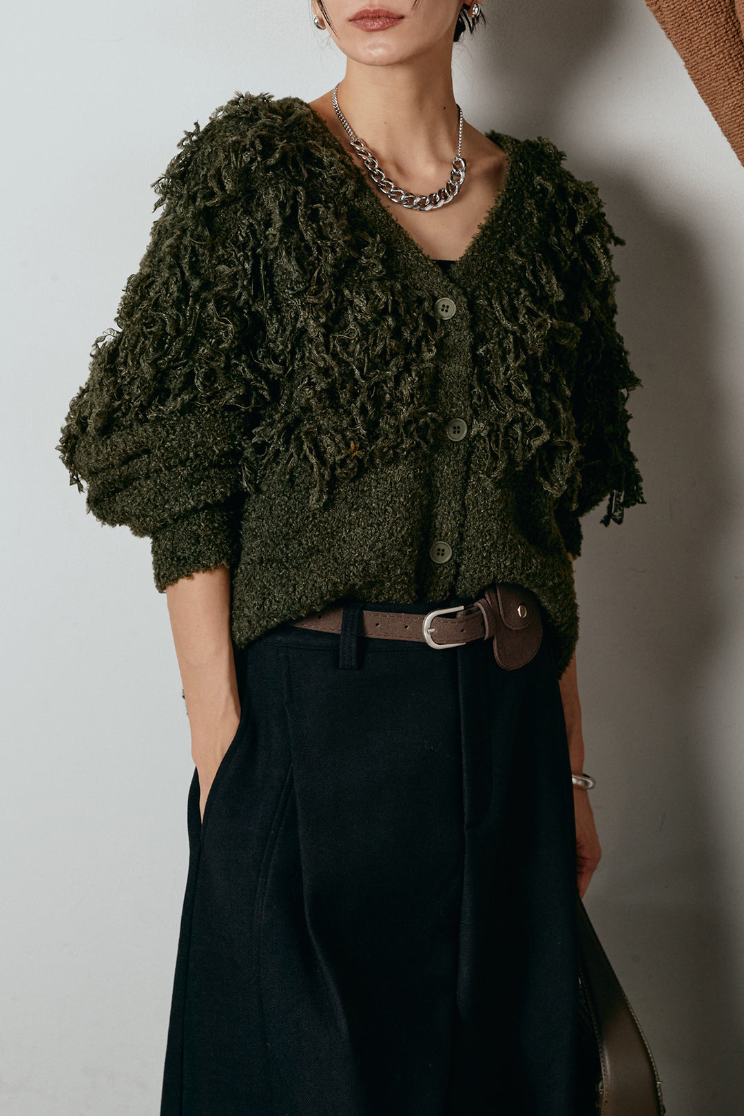 [SET]ループ編みVネックニットカーディガン+ポーチベルト付きカーブパンツ(2set)