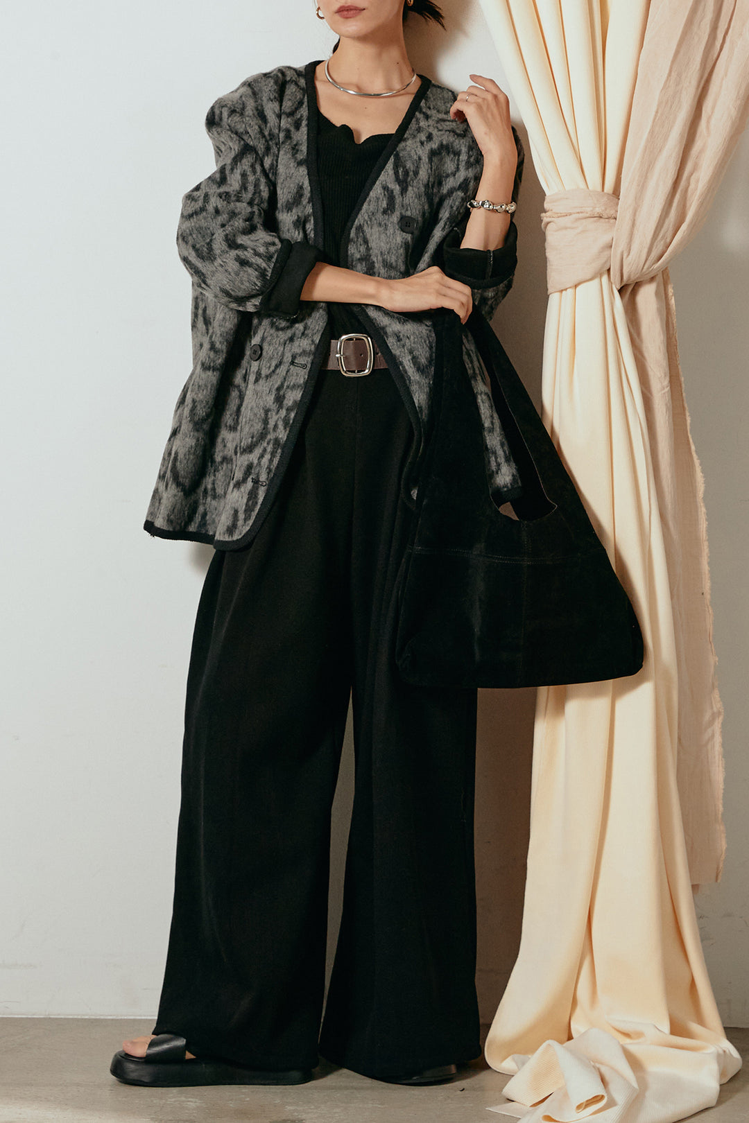 [SET]ノーカラーレオパード柄アウター+フェイクレザー太ベルト付きタックワイドパンツ(2set)
