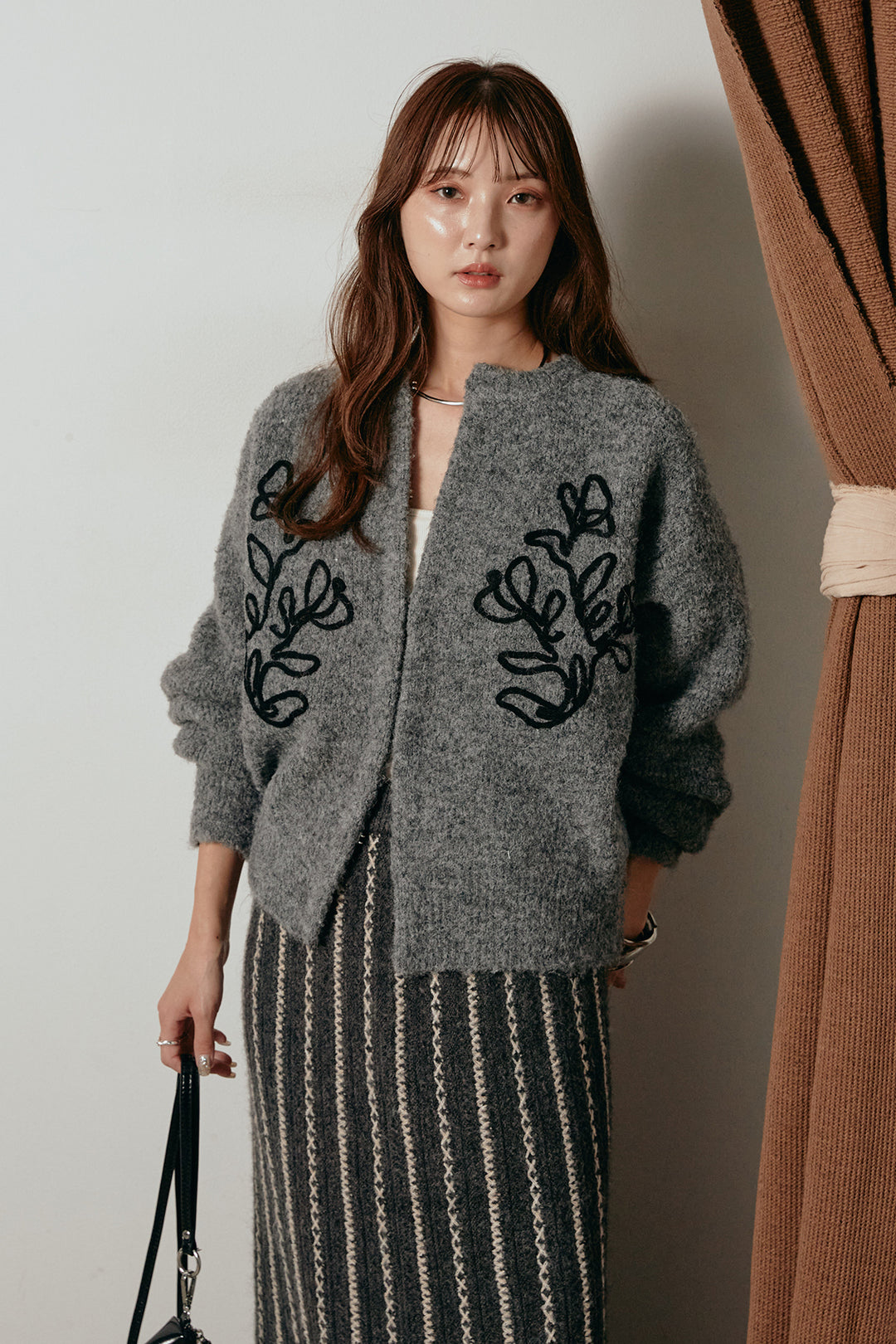 [SET]テープ刺繍ニットカーディガン+細ストライプニットワイドスカート(2set)