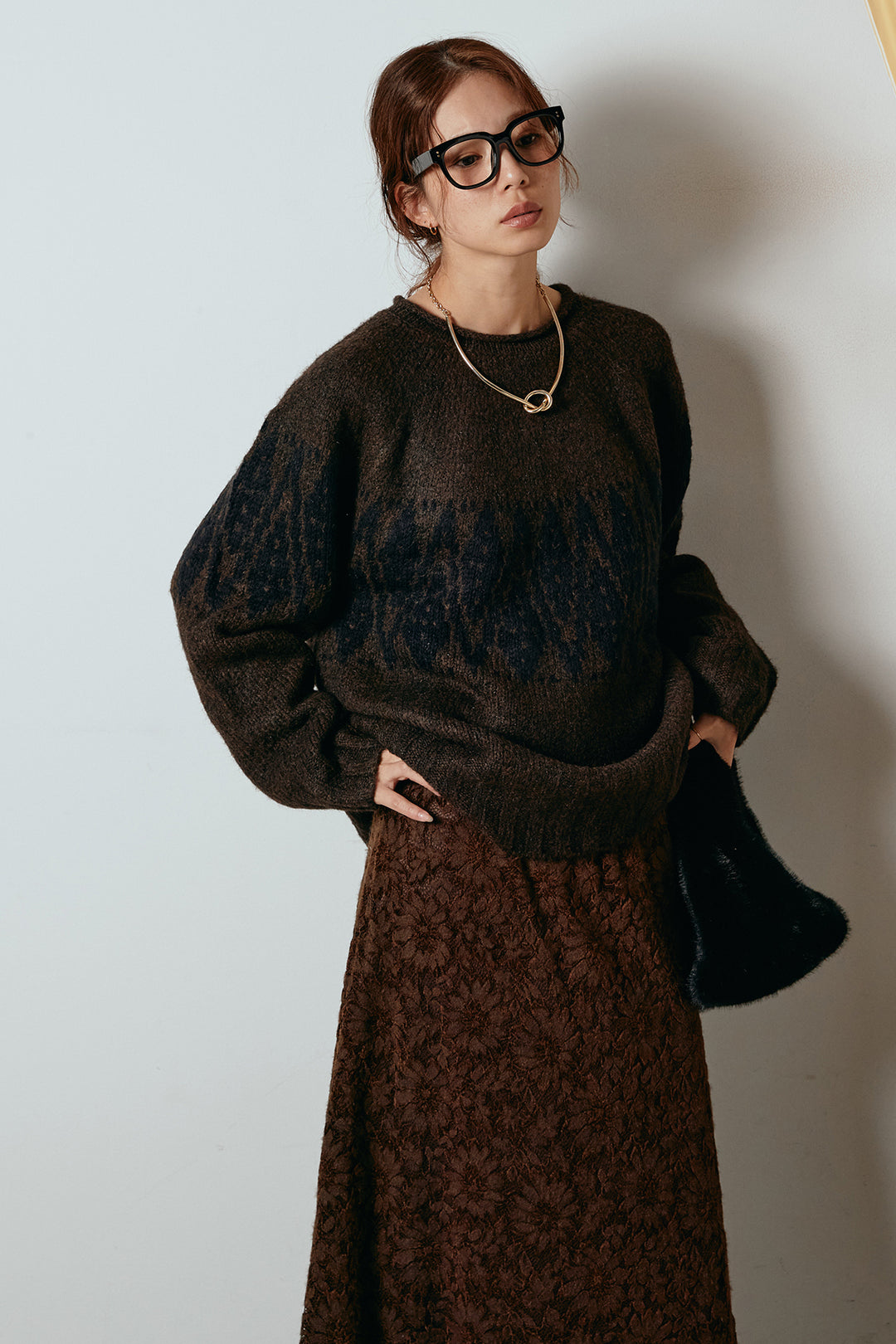 [SET]モノトーン柄ニットトップス+花柄刺繍ベロアフレアスカート(2set)