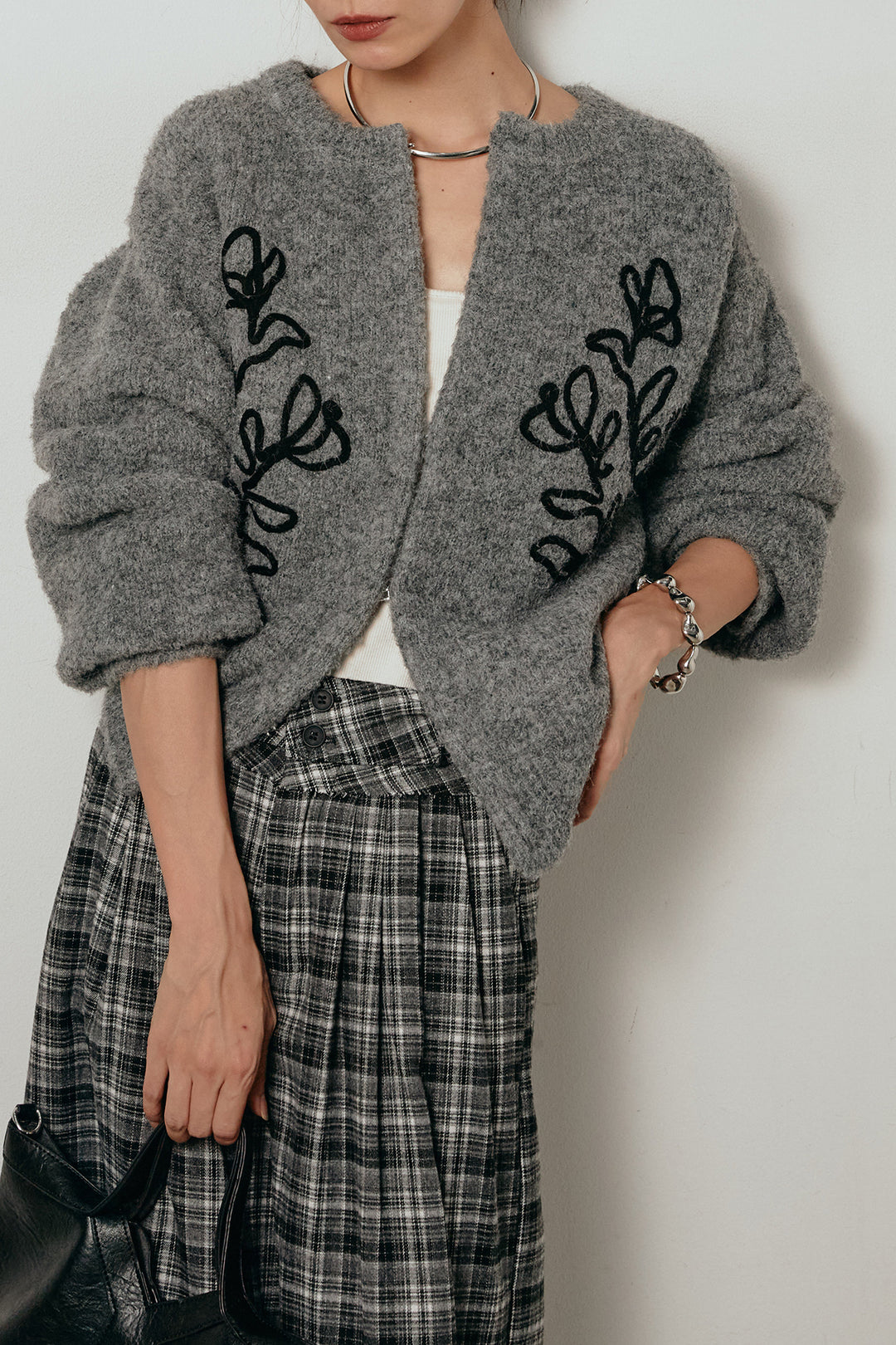 [SET]テープ刺繍ニットカーディガン+ウエスト切りっぱなしタックワイドパンツ(2set)