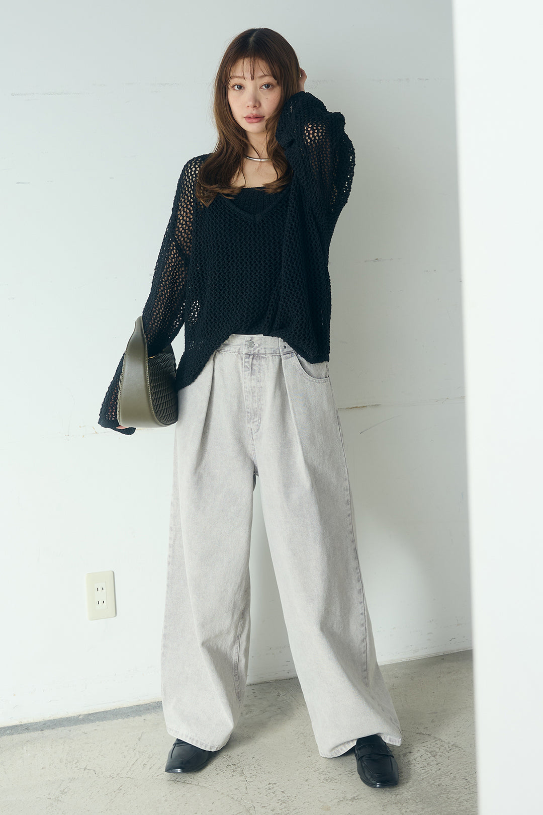 [SET]メッシュ編みビスチェセットVネックプルオーバー+カラーデニムタックカーブパンツ(2set)