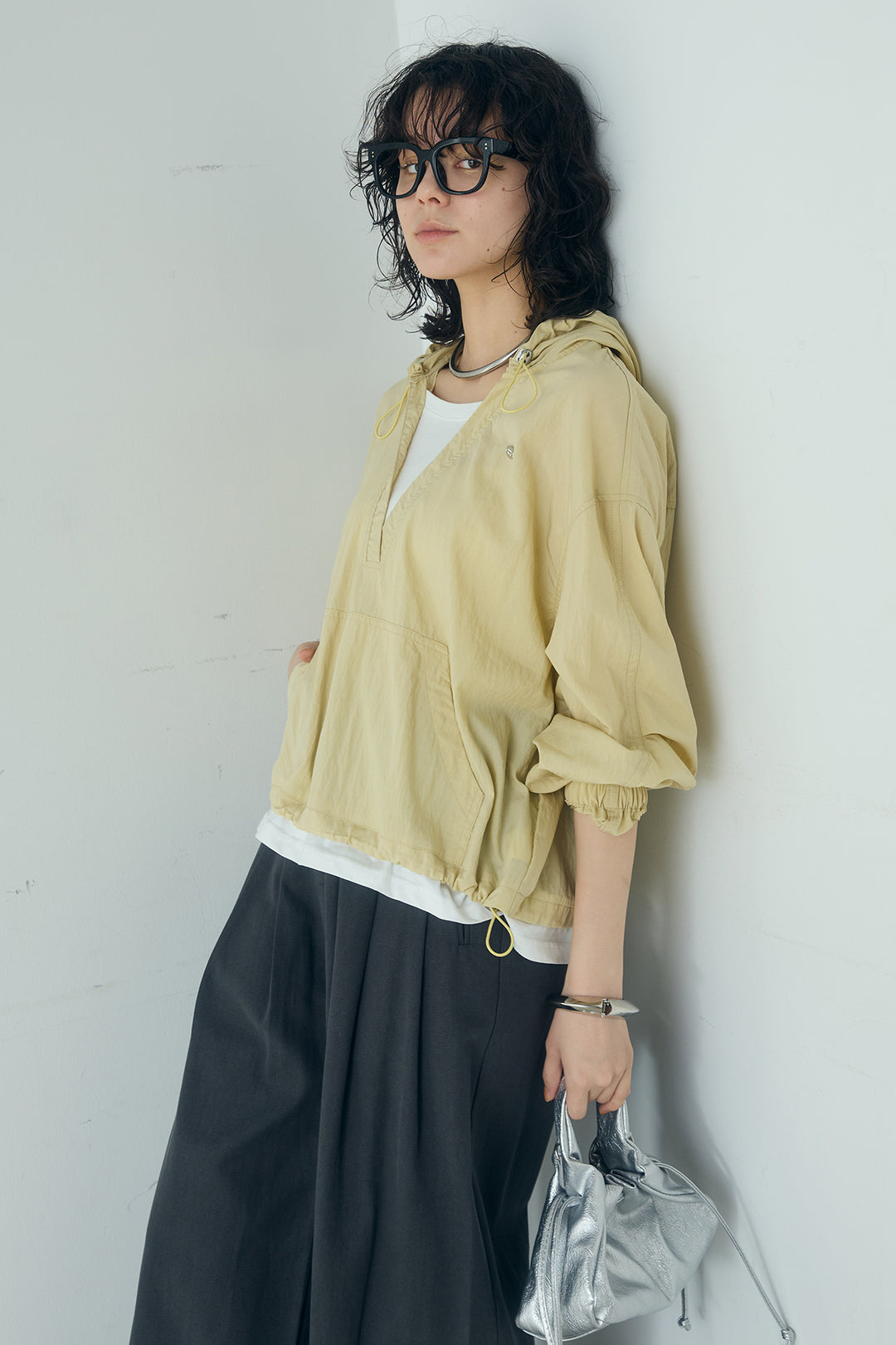 [SET]レイヤードデザインフーディートップス+サイド調整ベルトタックパンツ(2set)