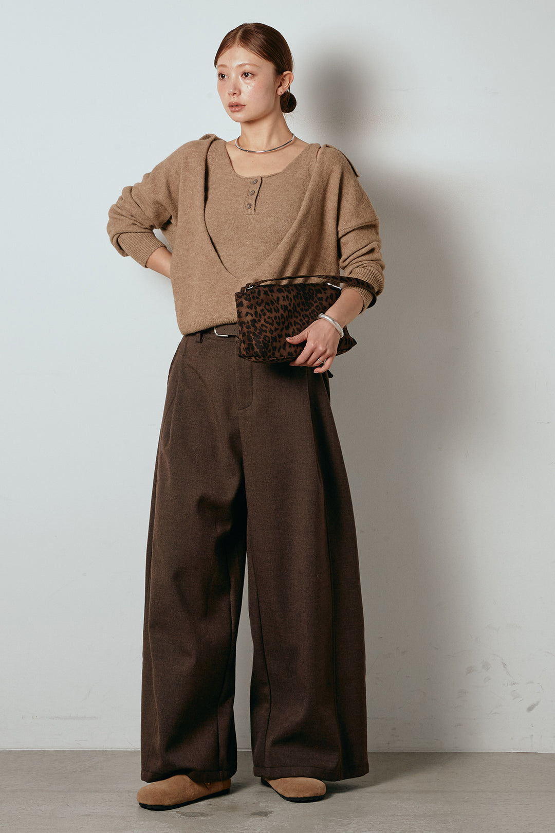 [SET]襟付きレイヤードニットトップス+ポーチベルト付きカーブパンツ(2set)