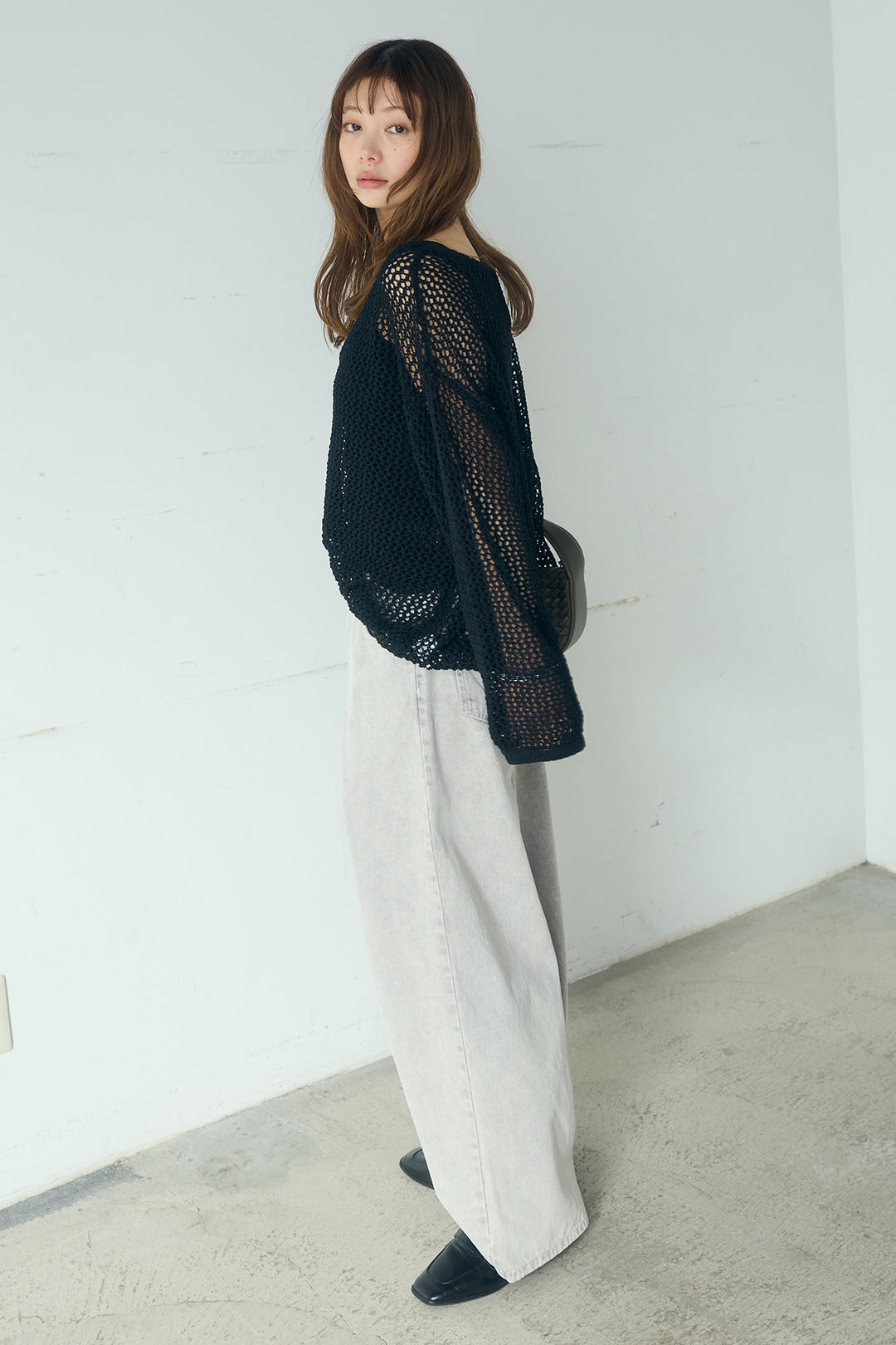 [SET]メッシュ編みビスチェセットVネックプルオーバー+カラーデニムタックカーブパンツ(2set)