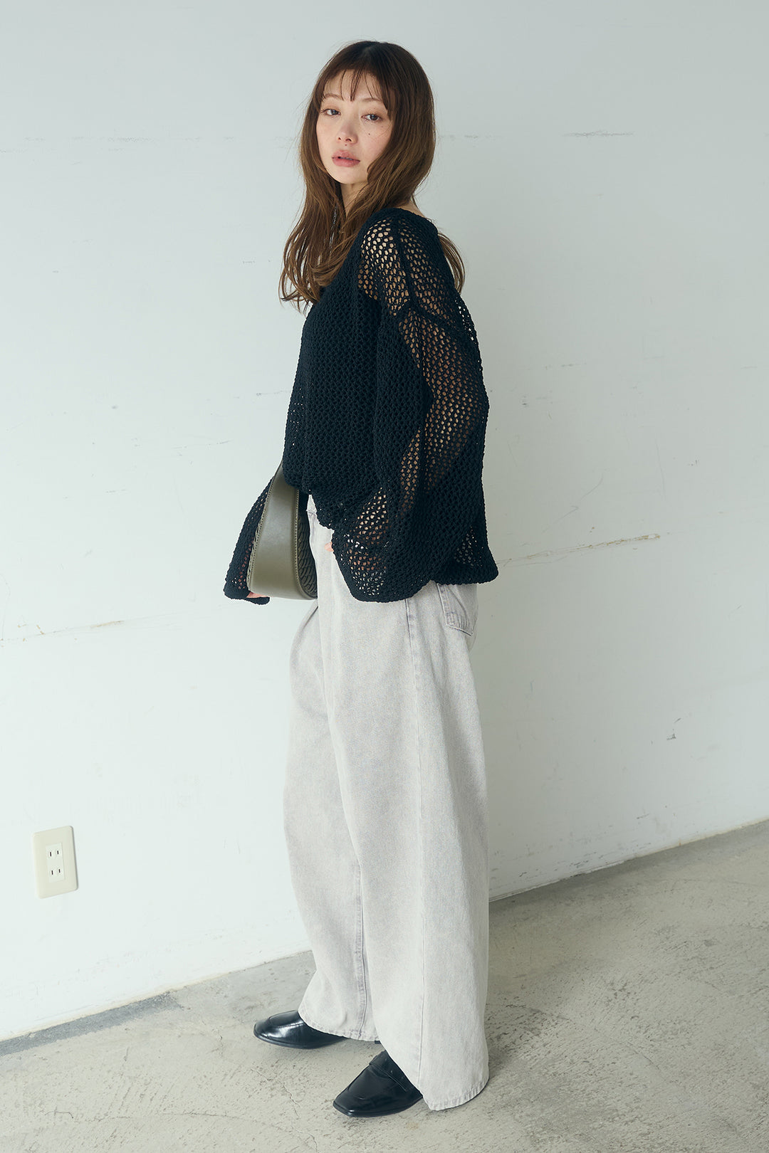 [SET]メッシュ編みビスチェセットVネックプルオーバー+カラーデニムタックカーブパンツ(2set)