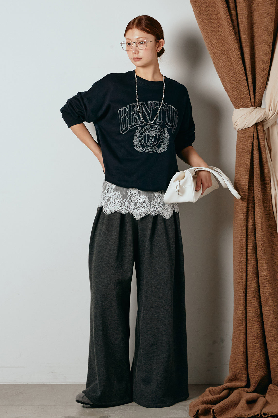 [SET]フロントロゴスウェットプルオーバー+フェイクレザー太ベルト付きタックワイドパンツ(2set)