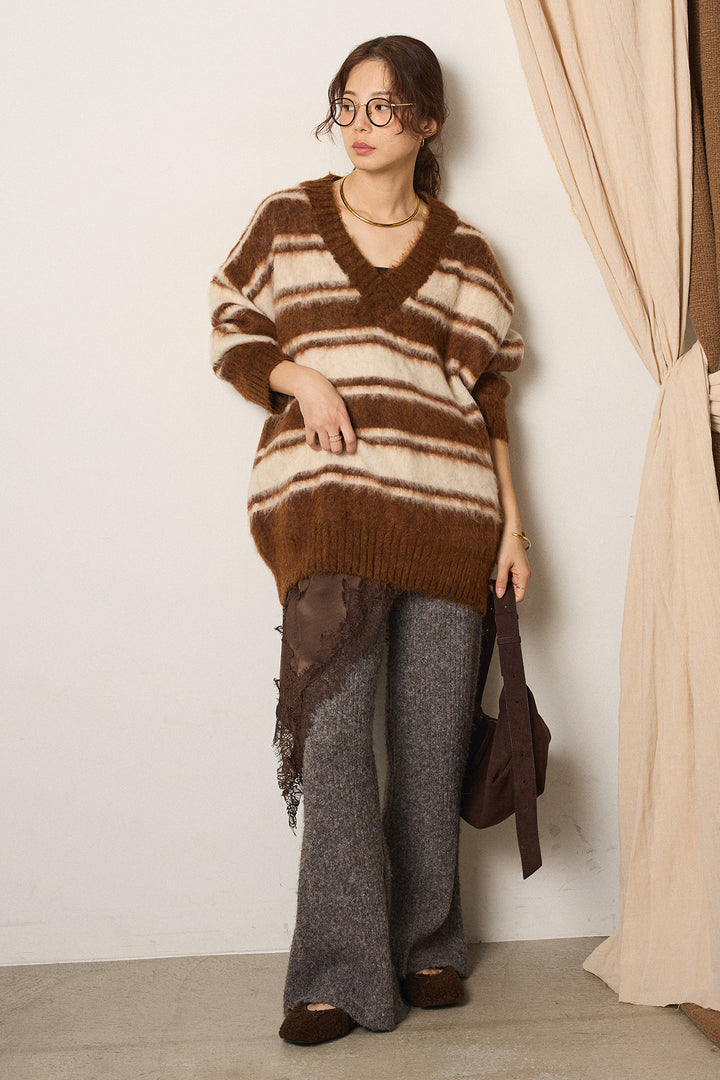 [SET]ルーズVネックボーダーニットトップス+レースドッキングサテンキャミソール(2set)