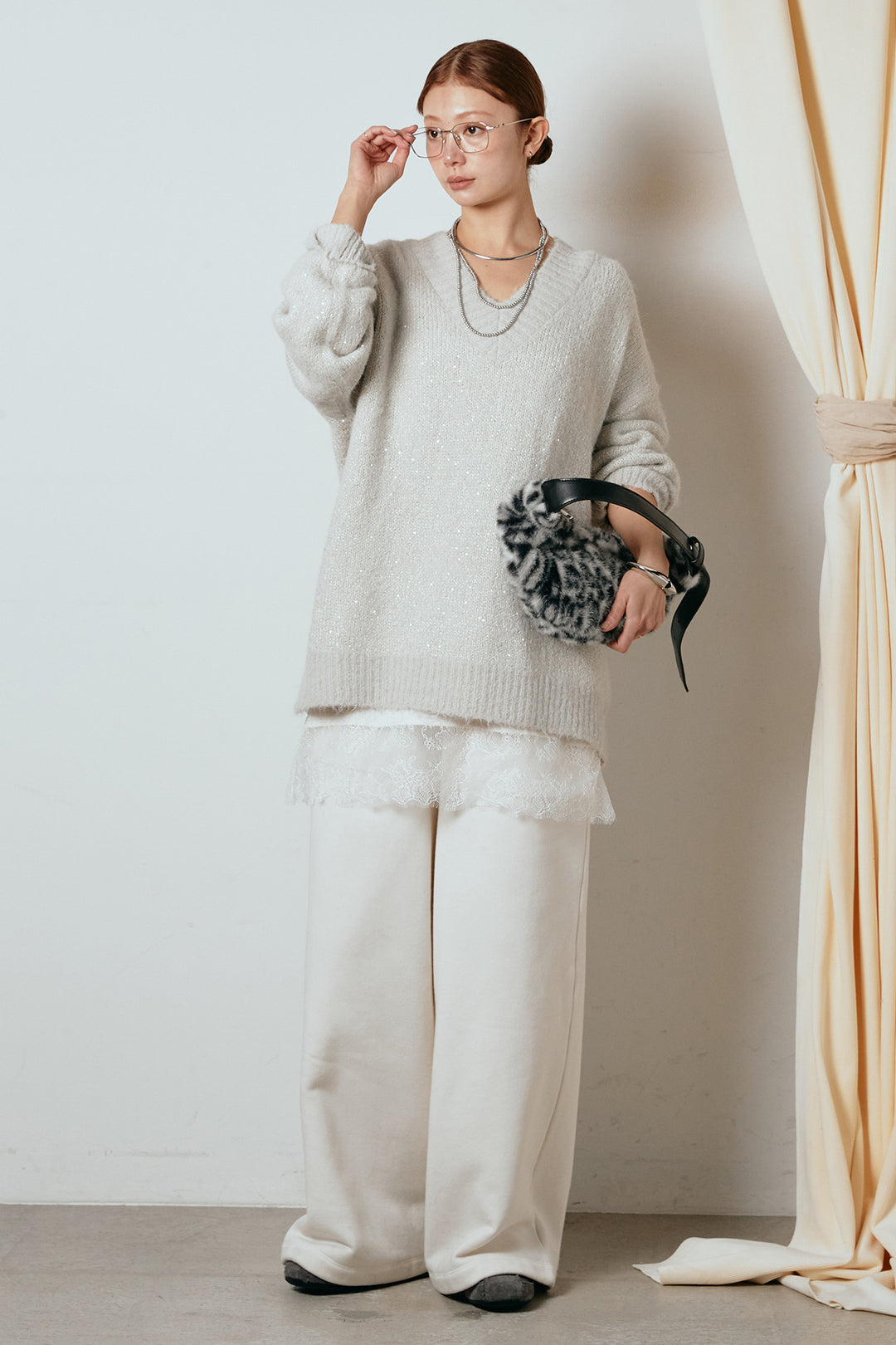 [SET]Vネックルーズラメニットトップス+レース切り替えキャミソール(2set)