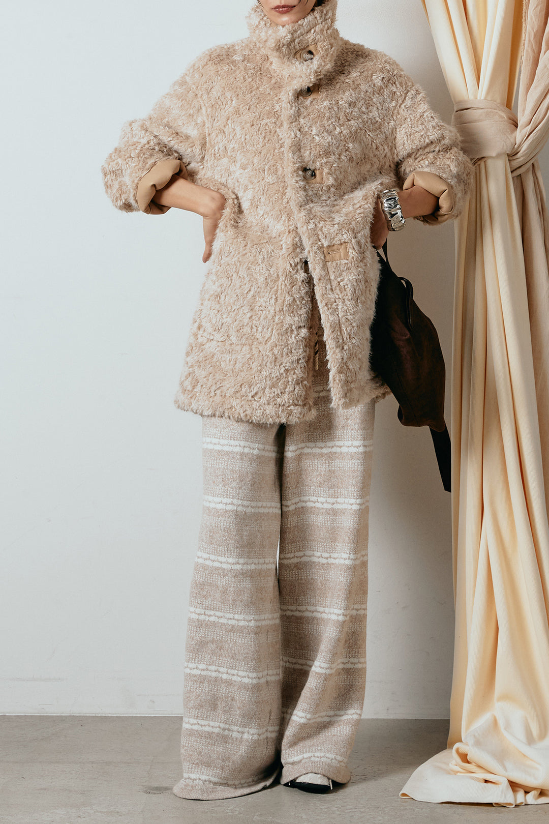 [SET]リバーシブルボアアウター+マルチライン柄リラックスニットパンツ(2set)