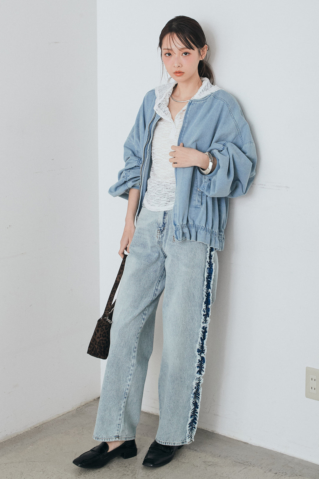 [SET]袖シャーリング裾フリルデニムブルゾン+デニムサイドフリルパンツ(2set)