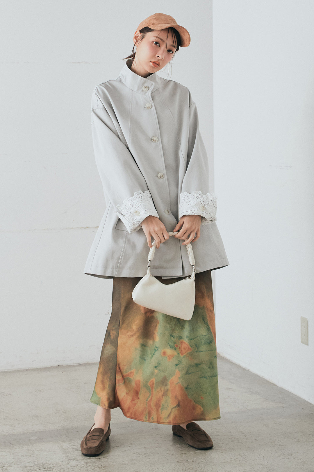 [SET]袖折り返しレースデザインアウター+ニュアンス柄サテンスカート(2set)