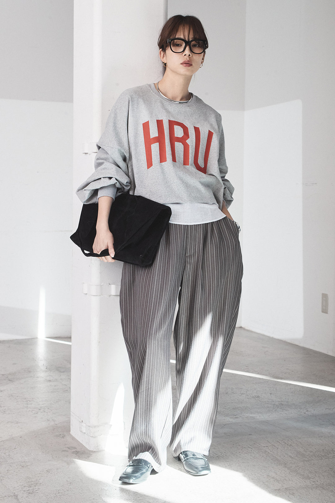 [SET]ビッグロゴHRU袖ボリュームトップス+ヘリンボーンストライプツータックパンツ(2set)