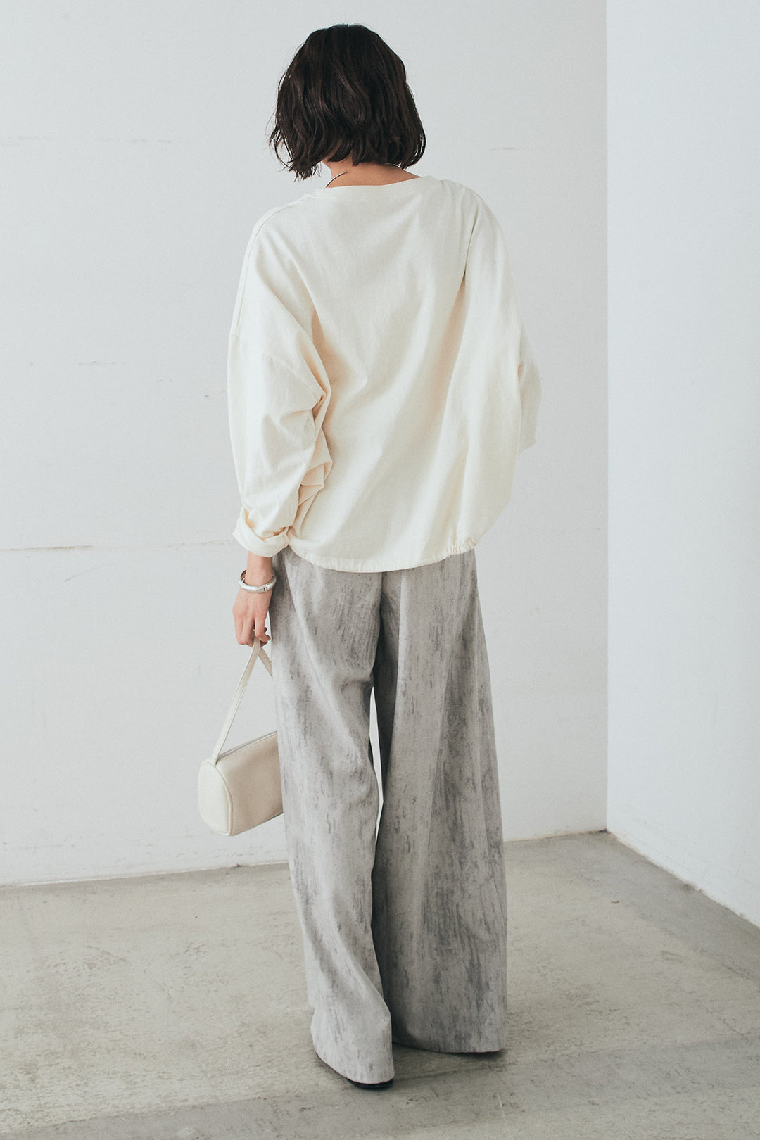 [SET]裾センタードロストロゴプリントワイドTシャツ+紐ベルト付きかすれ柄ワイドスラックス(2set)