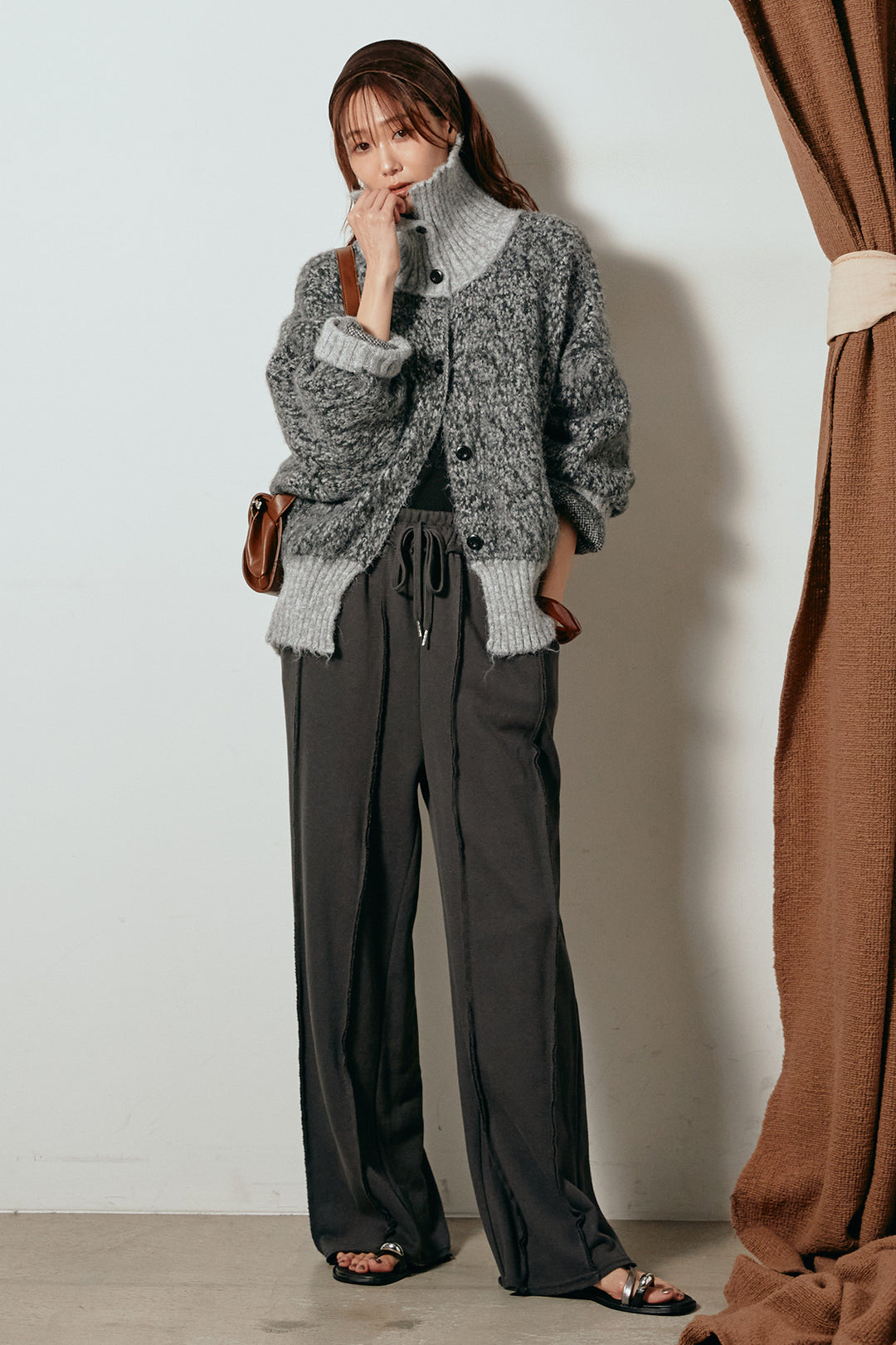 [SET]ハイネックミックスニットトップス+フロントラインデザインワイドスウェットパンツ(2set)