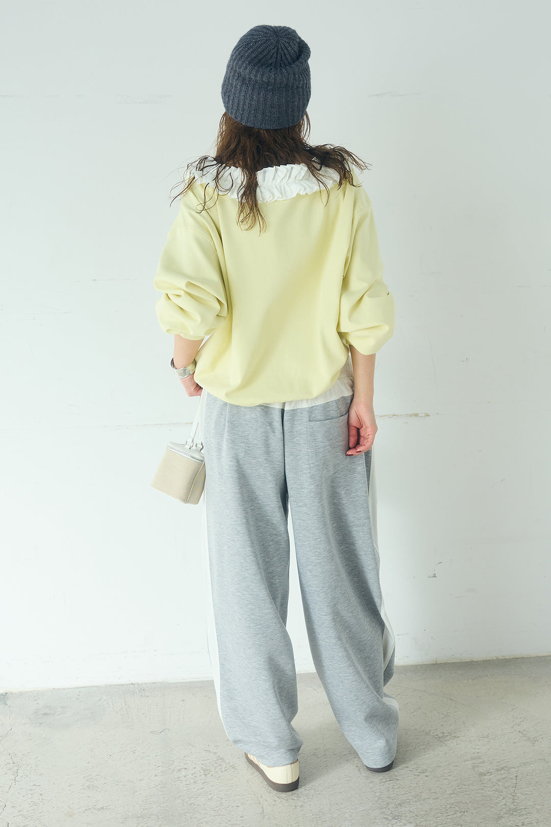 [SET]ネックギャザーフリルスウェット+異素材切り替えスウェットパンツ(2set)