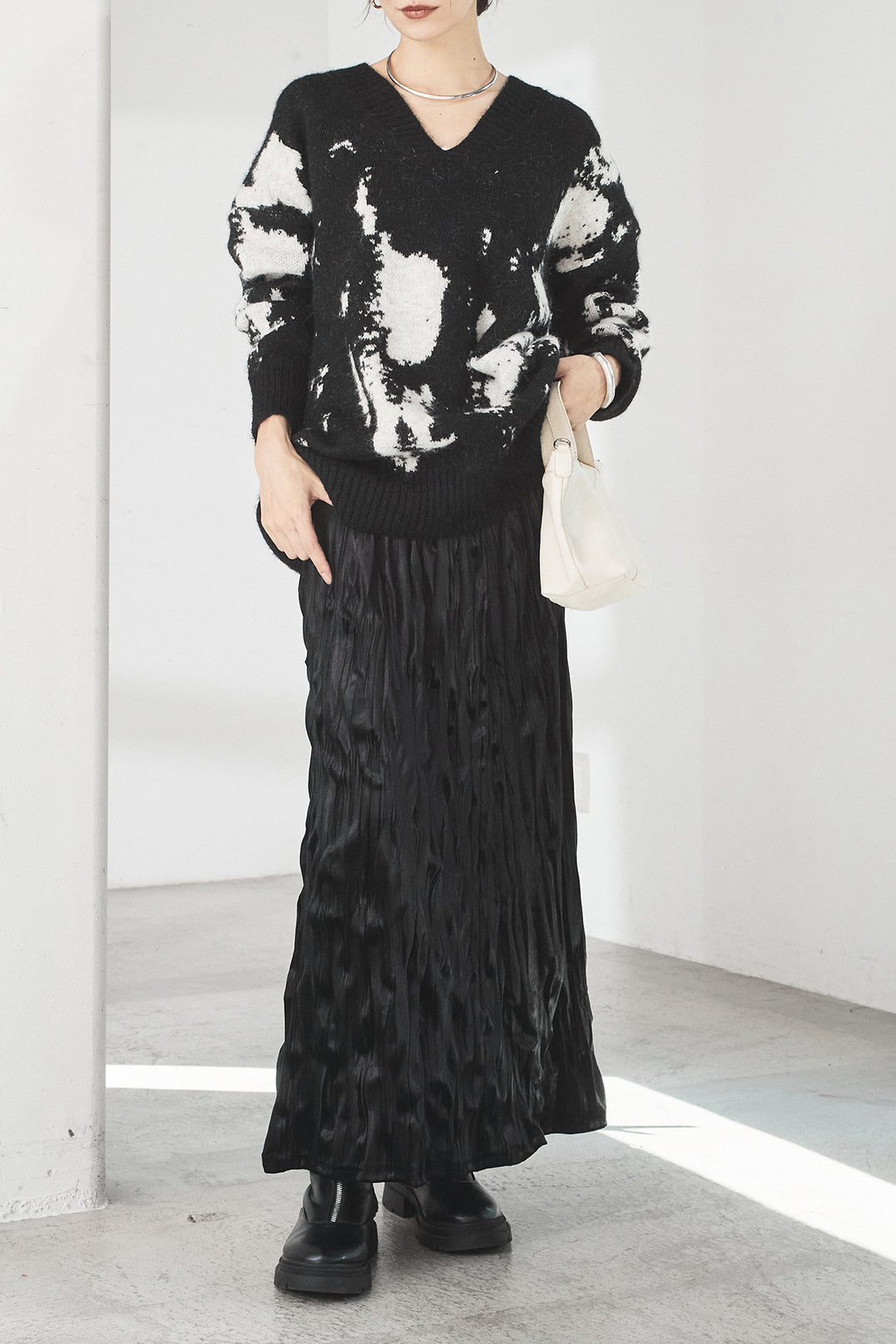[SET]アブストラクト柄ニットプルオーバー+ベロアロングプリーツスカート(2set)