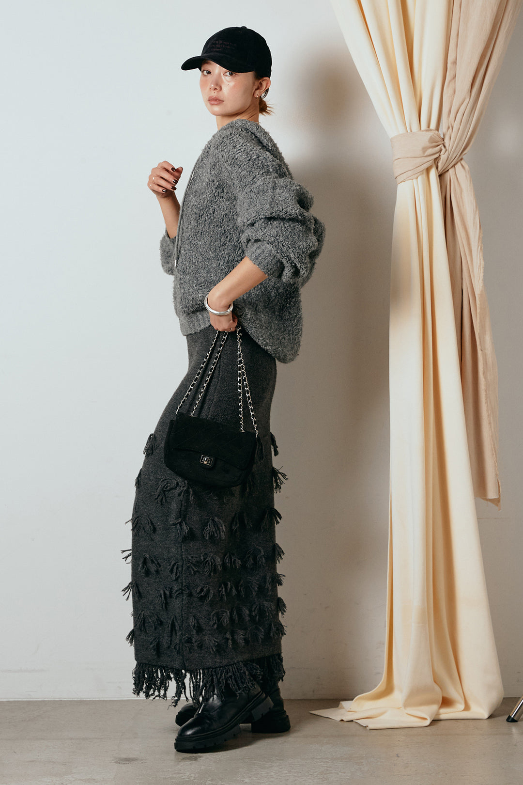 [SET]ブークレキーネックプルオーバー+ポイントフリンジニットナロースカート(2set)