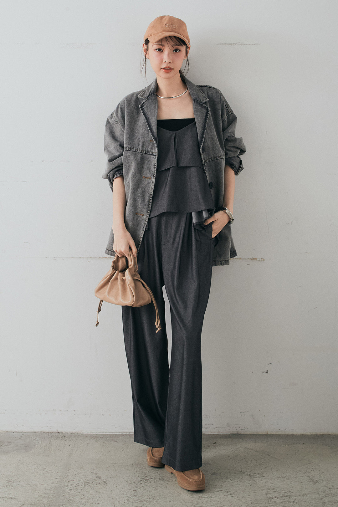 [SET]オーバーデニムジャケット+デニムライクツイルタックパンツ+デニムライクツイルティアードキャミソール(3set)