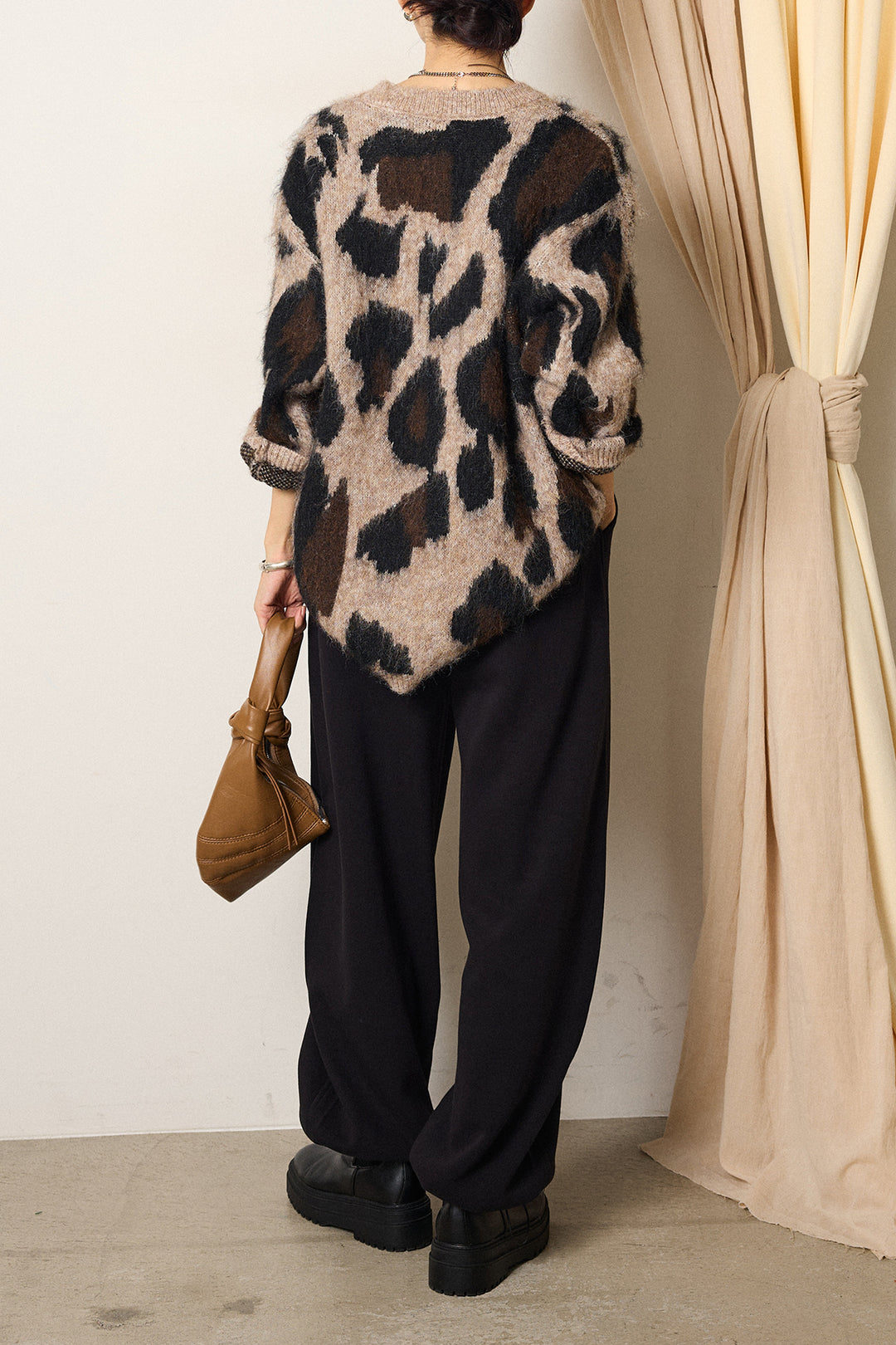 [SET]ルーズアニマルモヘアニットトップス+スウェットワイドカーブパンツ(2set)