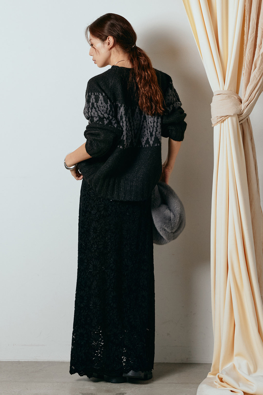 [SET]モノトーン柄ニットトップス+花柄刺繍ベロアフレアスカート(2set)