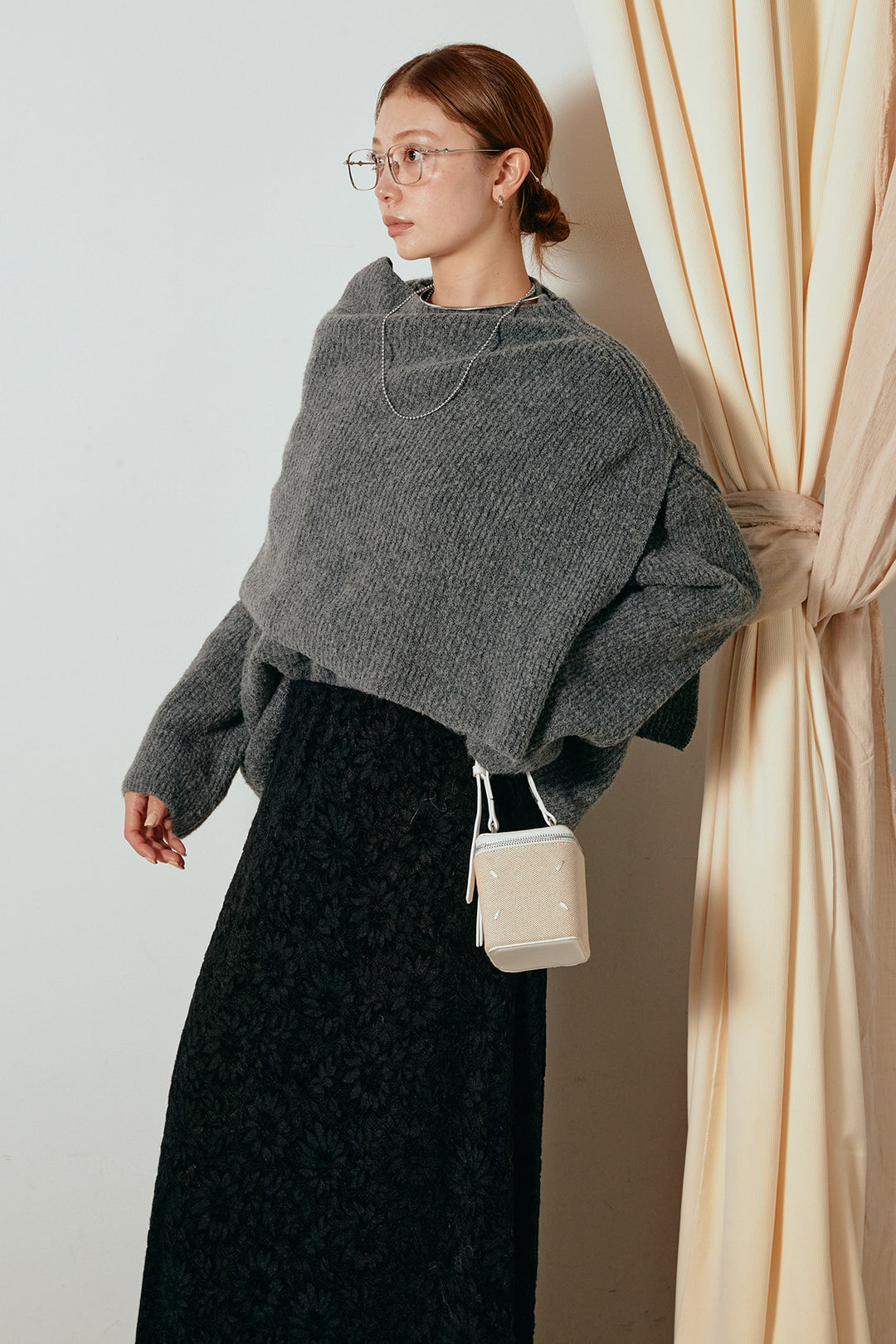 [SET]ケープデザインリブニットトップス+花柄刺繍ベロアフレアスカート(2set)