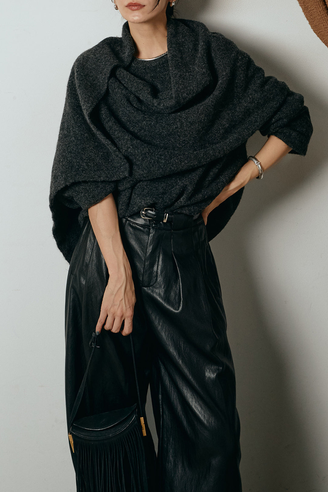 [SET]ネック巻きデザインニットトップス+ベルト付きレザーライクタックパンツ(2set)