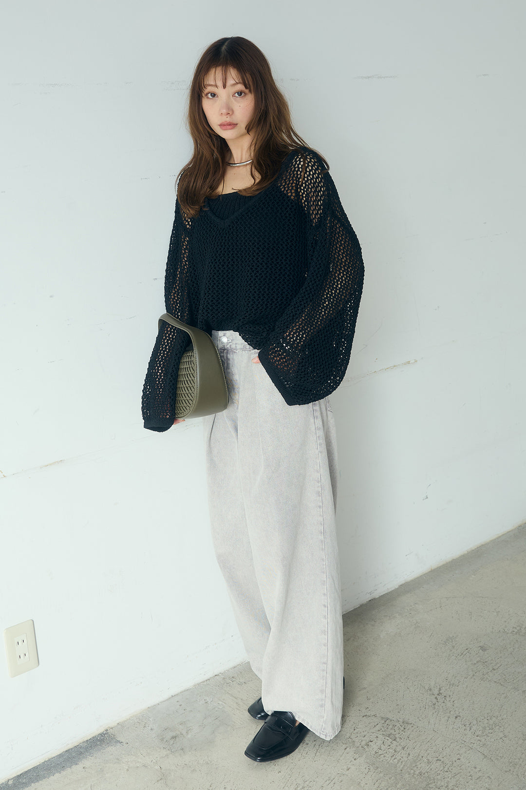 [SET]メッシュ編みビスチェセットVネックプルオーバー+カラーデニムタックカーブパンツ(2set)