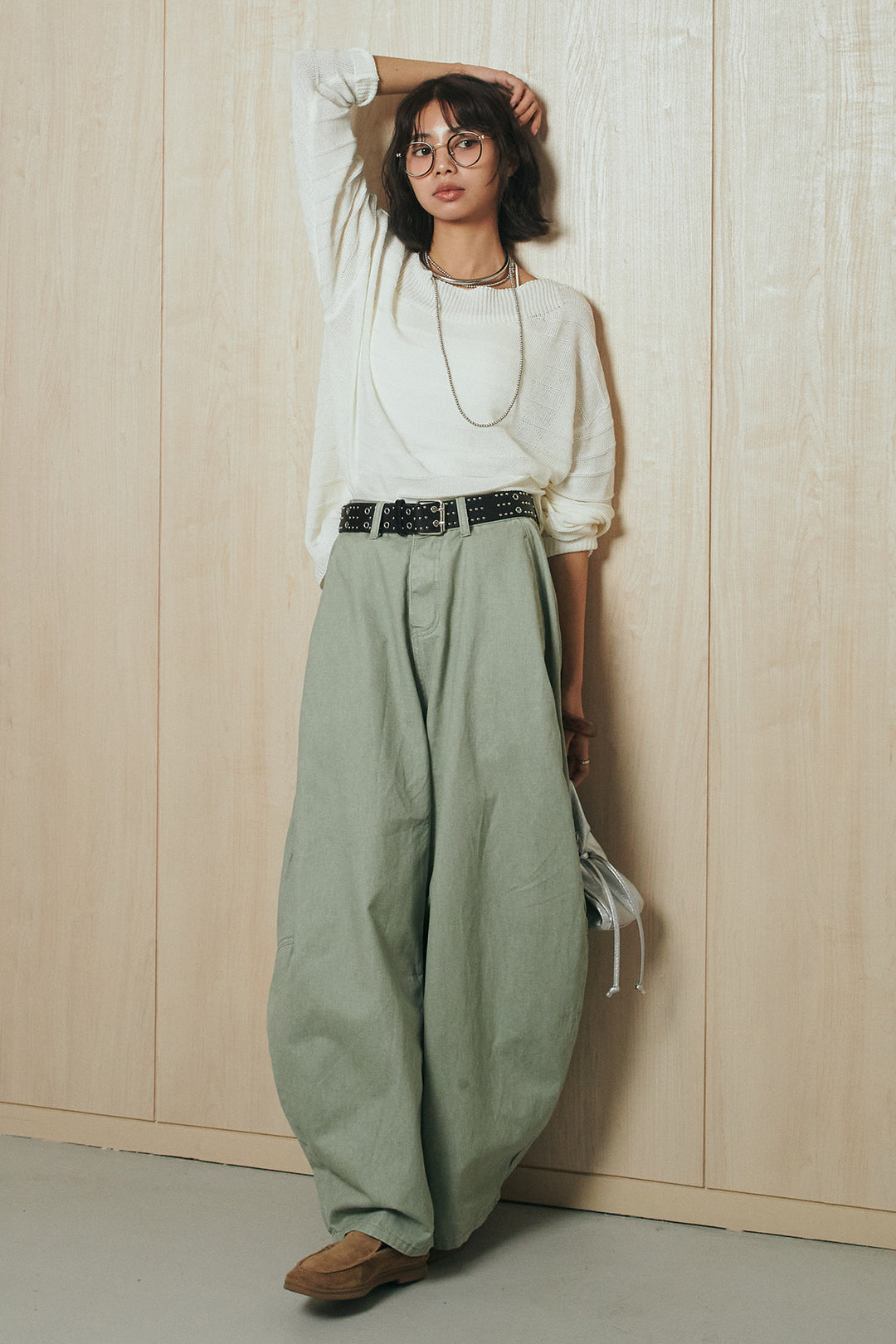 [SET]麻混リラックスニットトップス+ベルト付きカラーデニムパンツ(2set)