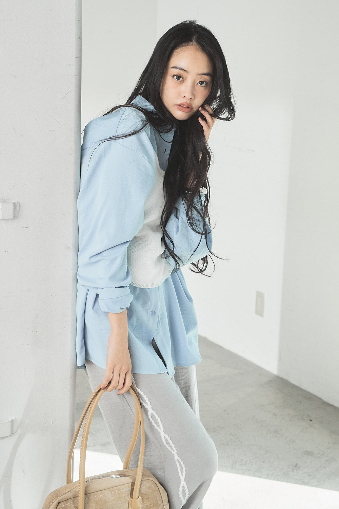 [SET]ニットキャミ付きシャツ+刺繡テープラインパンツ(2set)