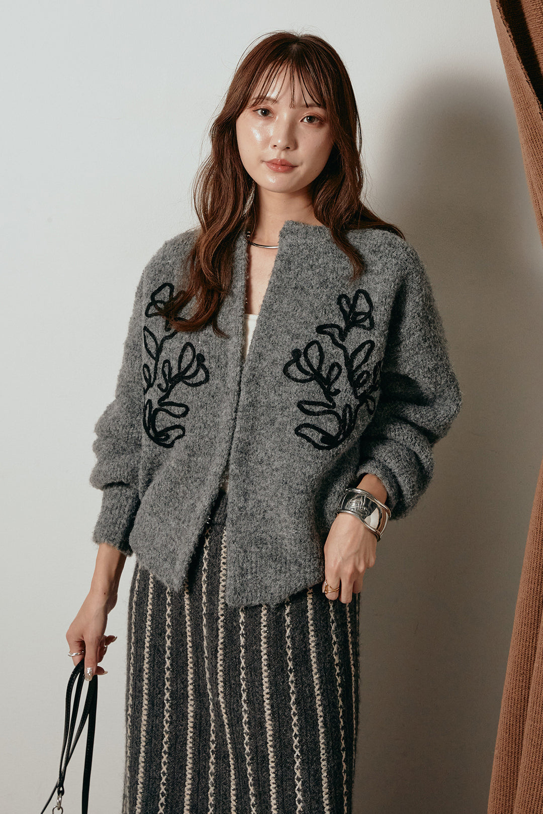[SET]テープ刺繍ニットカーディガン+細ストライプニットワイドスカート(2set)