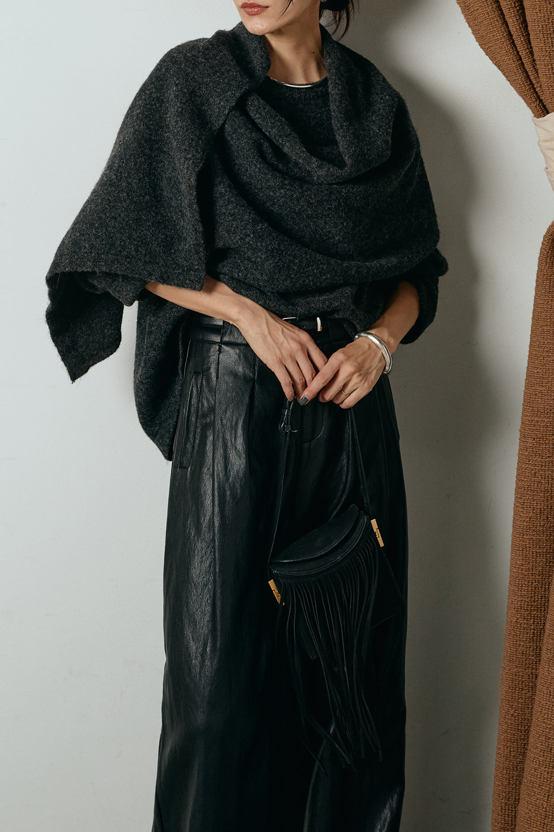 [SET]ネック巻きデザインニットトップス+ベルト付きレザーライクタックパンツ(2set)