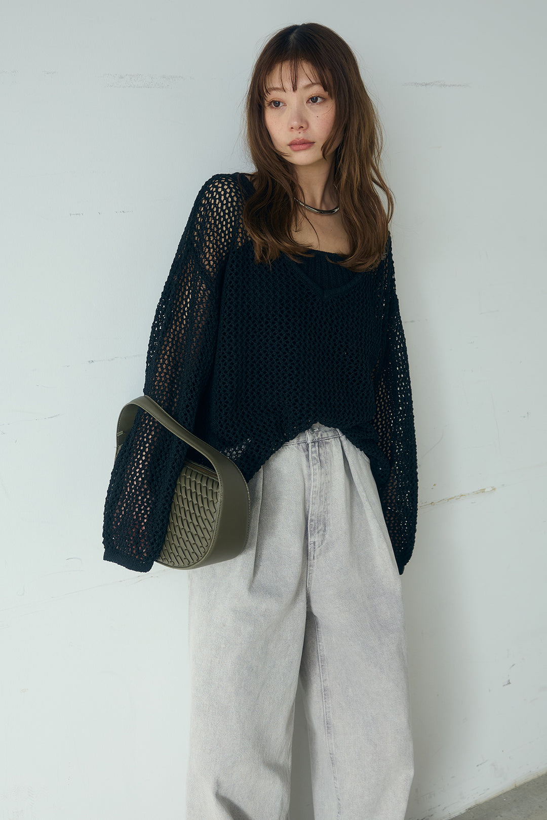 [SET]メッシュ編みビスチェセットVネックプルオーバー+カラーデニムタックカーブパンツ(2set)