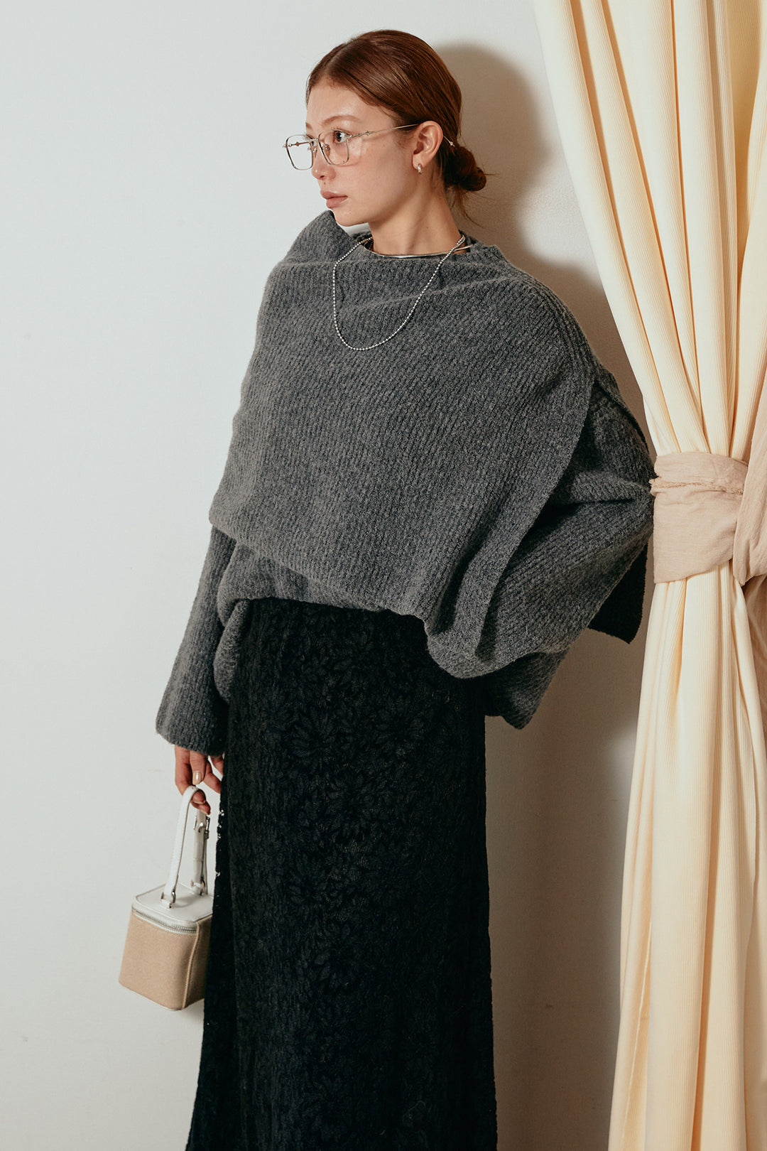 [SET]ケープデザインリブニットトップス+花柄刺繍ベロアフレアスカート(2set)