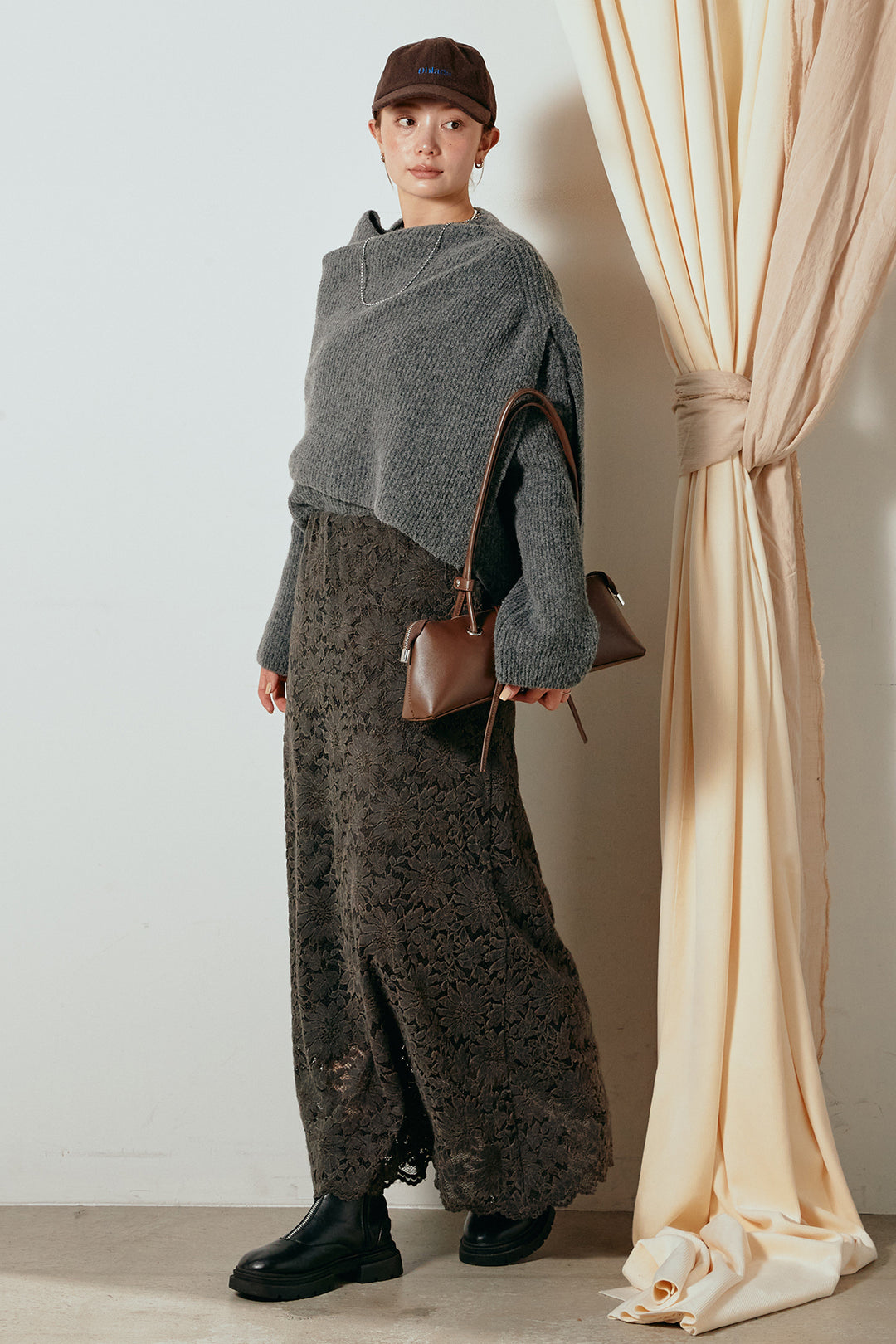 [SET]ケープデザインリブニットトップス+花柄刺繍ベロアフレアスカート(2set)