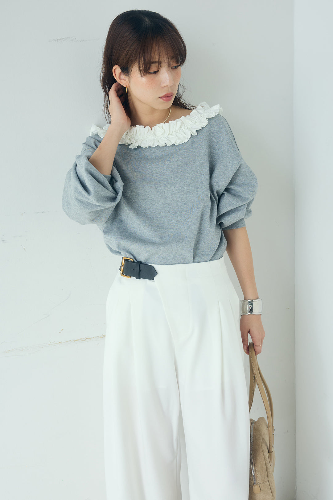 [SET]ネックギャザーフリルスウェット+サイドベルトタック入りスラックス(2set)