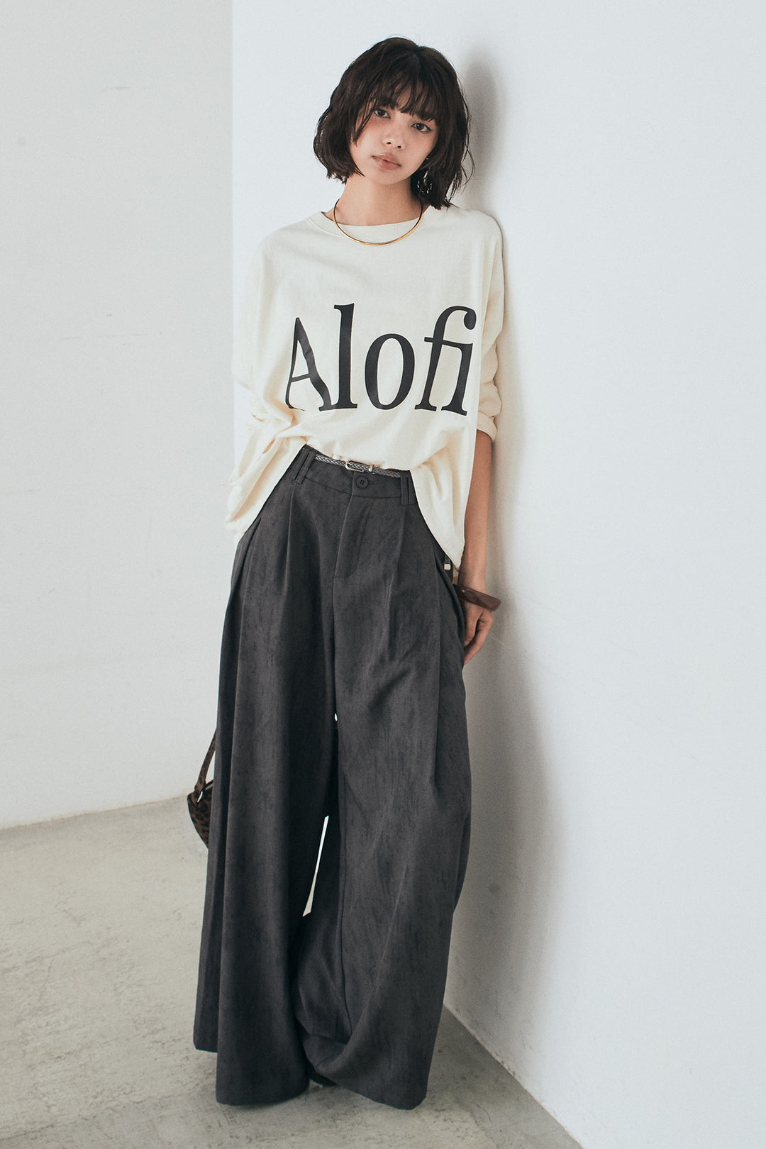 [SET]裾センタードロストロゴプリントワイドTシャツ+紐ベルト付きかすれ柄ワイドスラックス(2set)