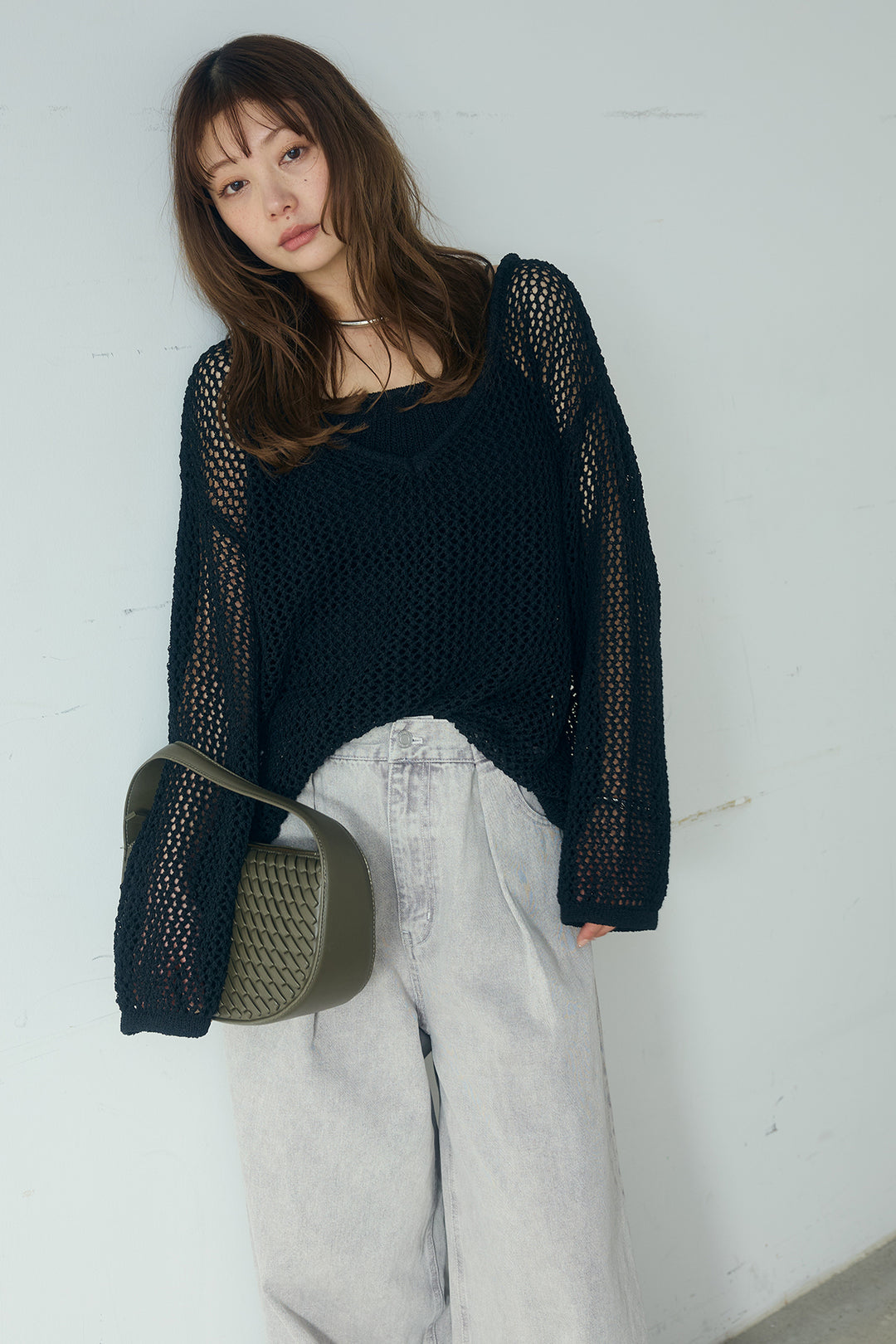 [SET]メッシュ編みビスチェセットVネックプルオーバー+カラーデニムタックカーブパンツ(2set)