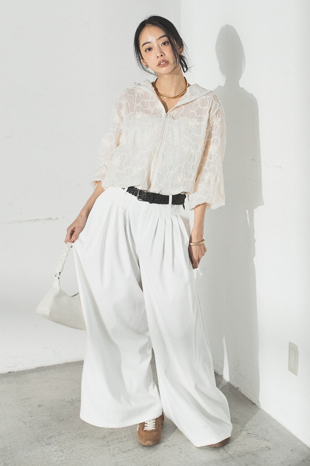 [SET]シアーフラワーフードブルゾン+編みベルト付きウエストタックワイドパンツ(2set)