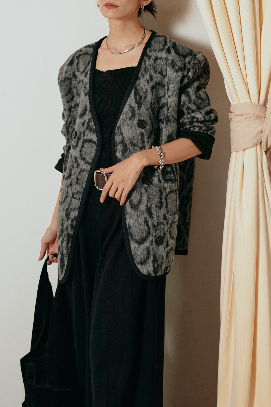 [SET]ノーカラーレオパード柄アウター+フェイクレザー太ベルト付きタックワイドパンツ(2set)