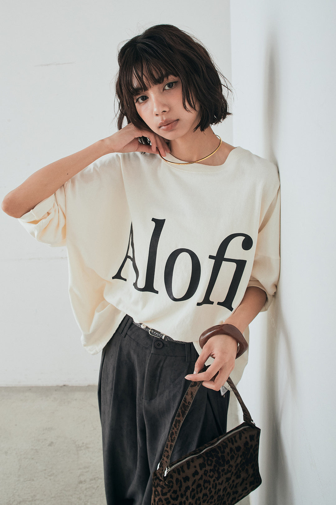 [SET]裾センタードロストロゴプリントワイドTシャツ+紐ベルト付きかすれ柄ワイドスラックス(2set)