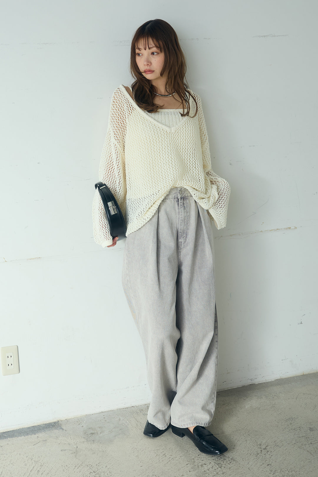 [SET]メッシュ編みビスチェセットVネックプルオーバー+カラーデニムタックカーブパンツ(2set)